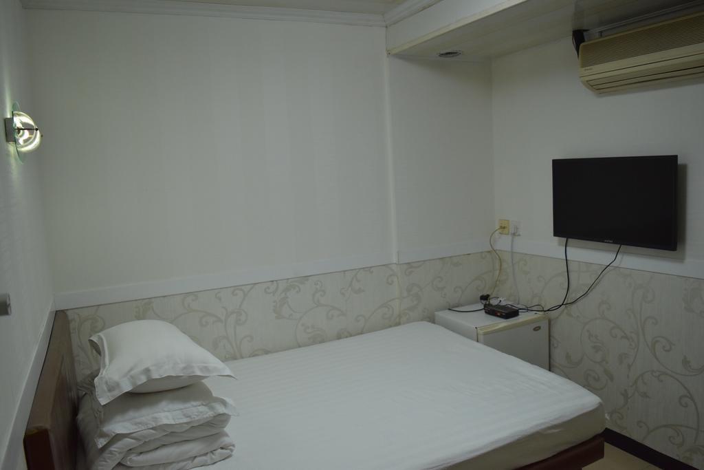 Triple Room with Private Bathroom