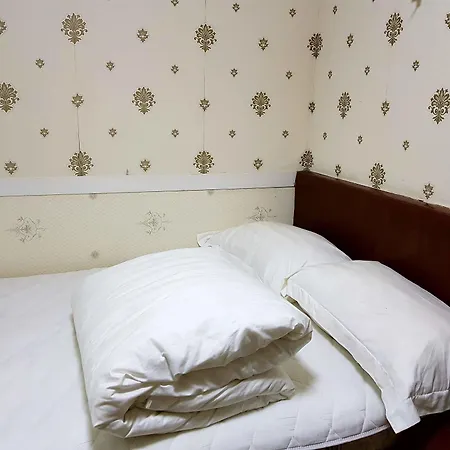 Astronaut'S Hotel-2